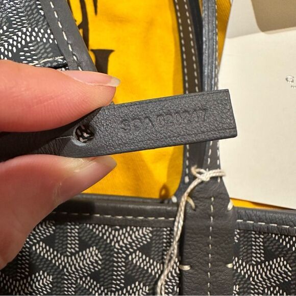 New Goyard Mini Anjou Canvas Leather Reversible Mini Tote Bag Grey White - Picture 4 of 15